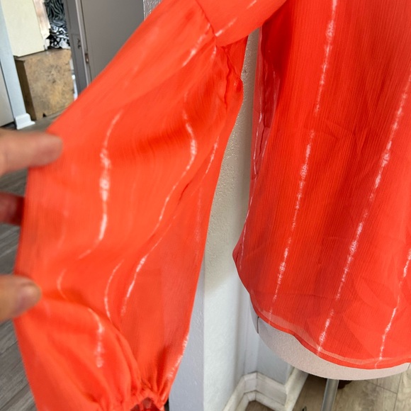 Beautiful bright orange blouse - Picture 3 of 4